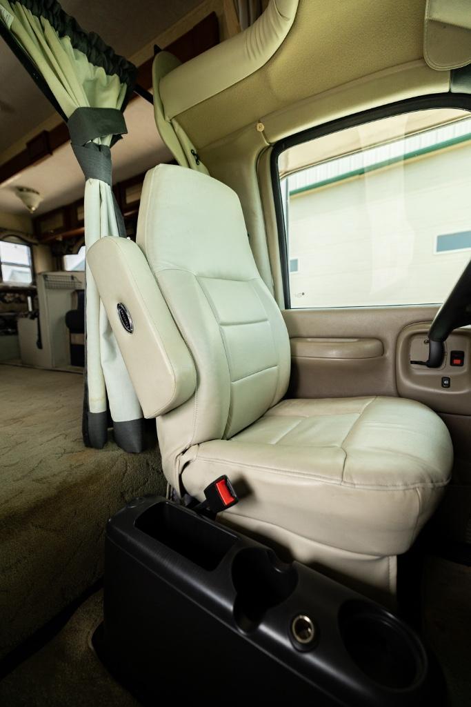 2005 Jayco Seneca 34SS Motorhome