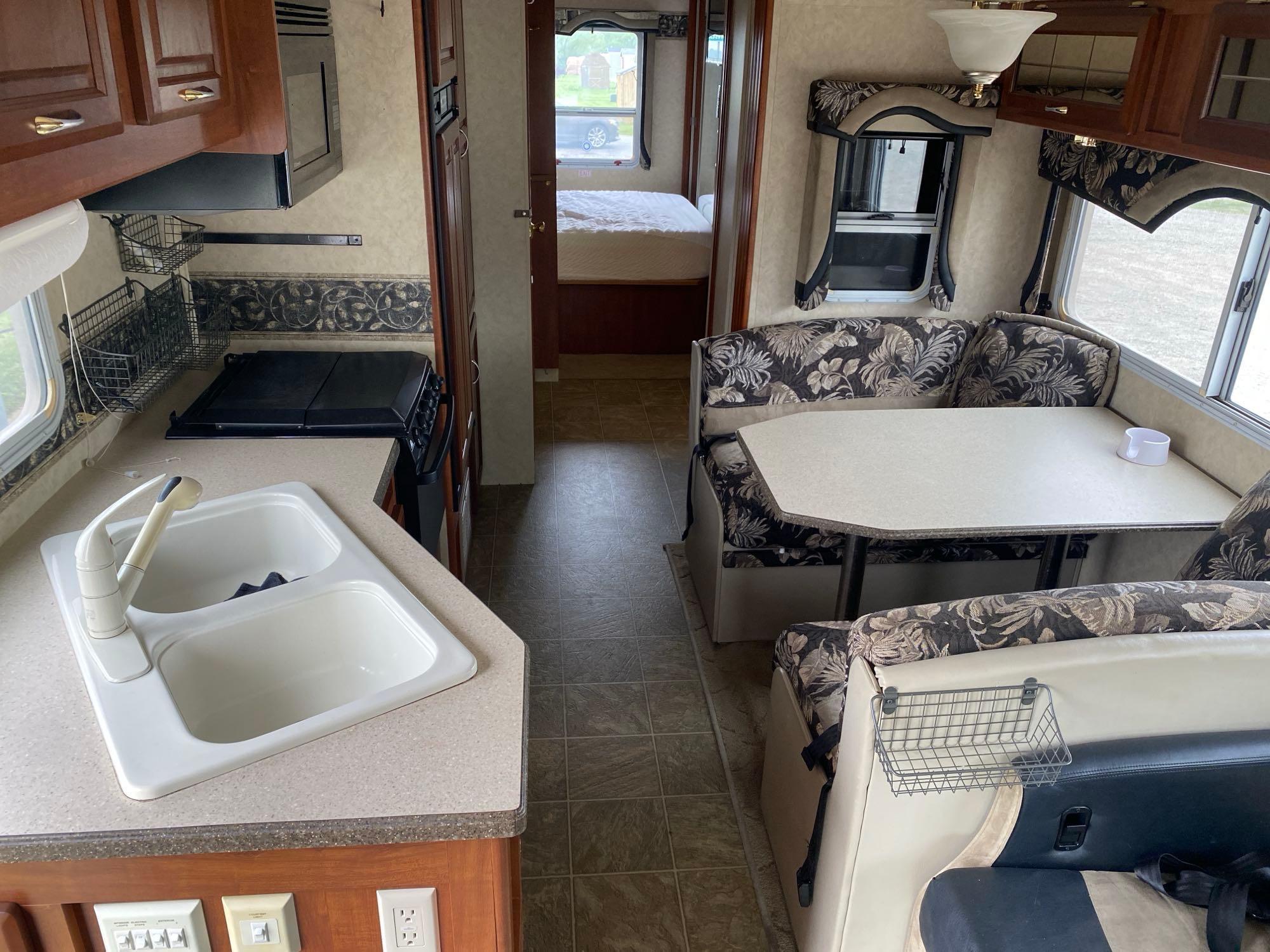2005 Jayco Seneca 34SS Motorhome