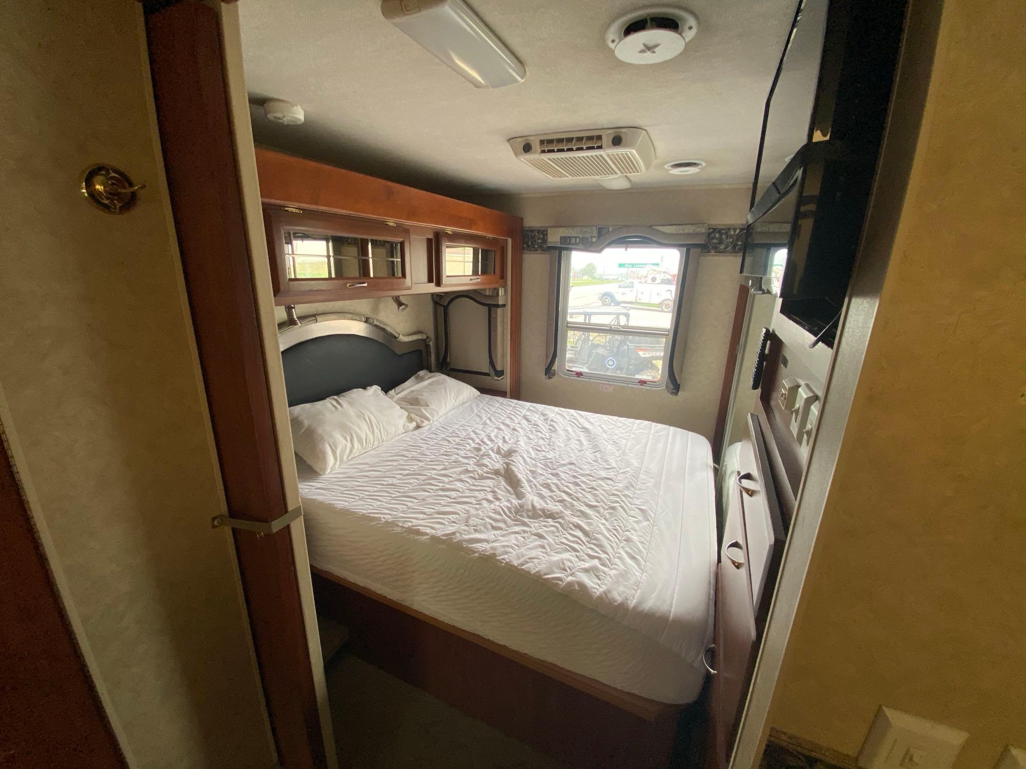 2005 Jayco Seneca 34SS Motorhome
