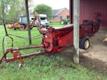 New Holland 310 Baler w/ NH 70 Belt Thrower