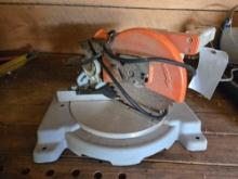 Compound miter saw