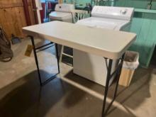 4ft wide folding table