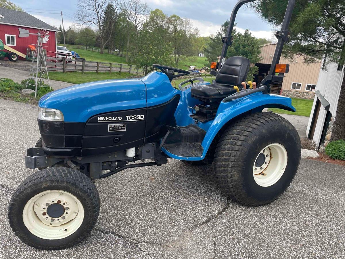 new holland TC33D tractor. 2149 hrs