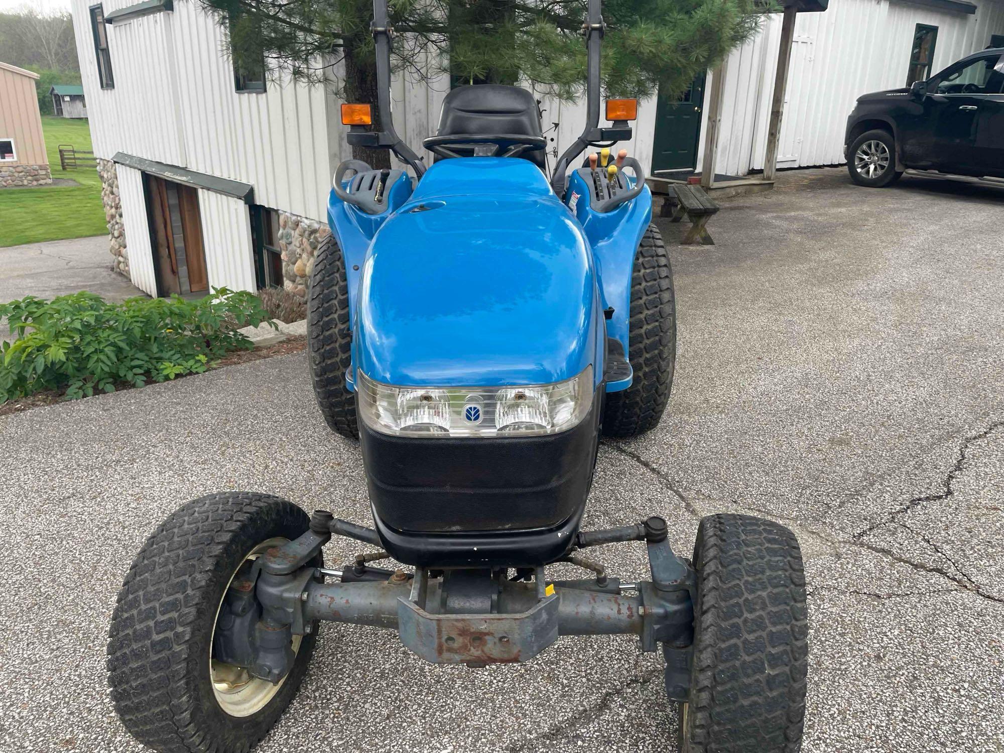 new holland TC33D tractor. 2149 hrs