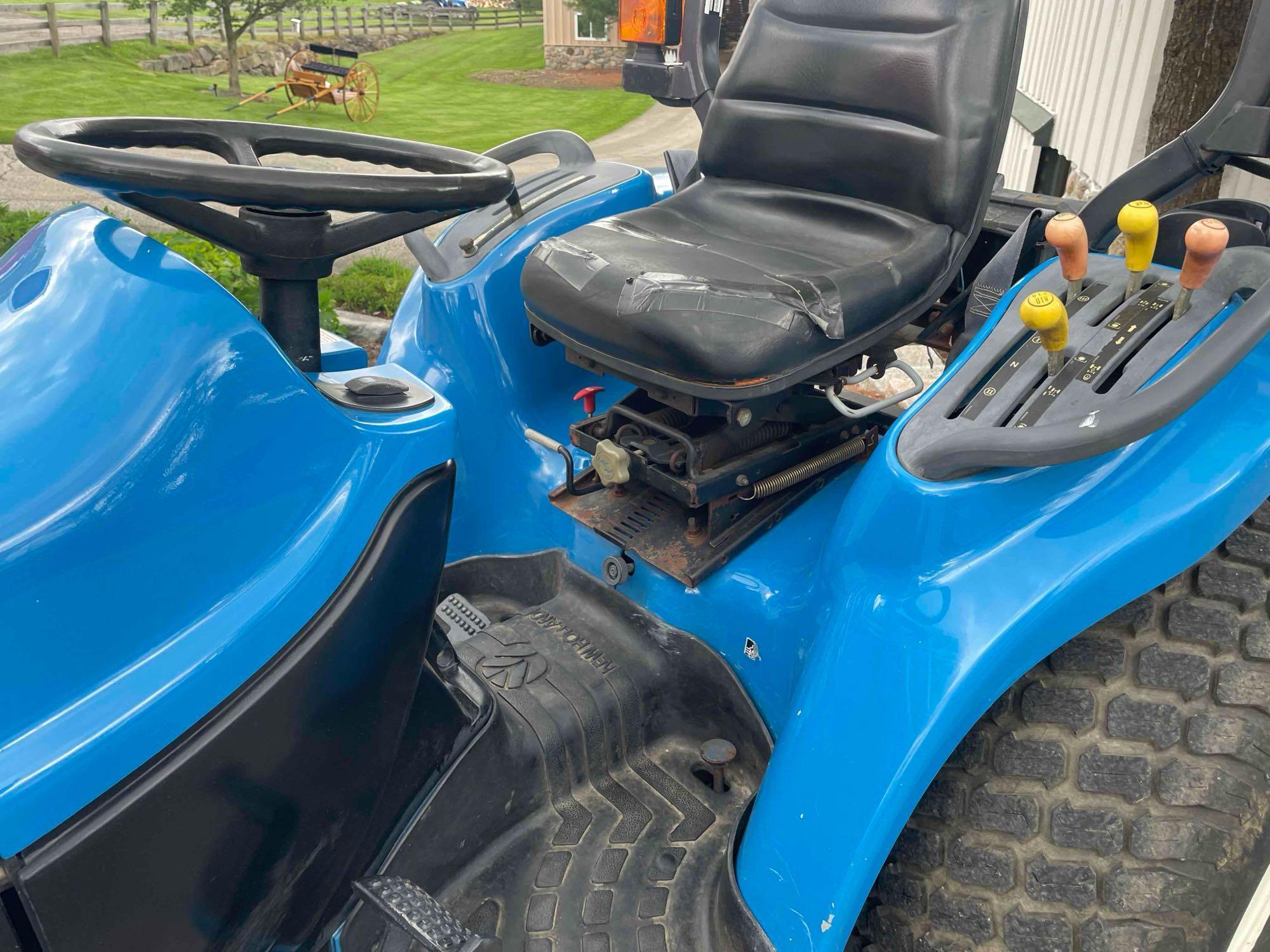 new holland TC33D tractor. 2149 hrs
