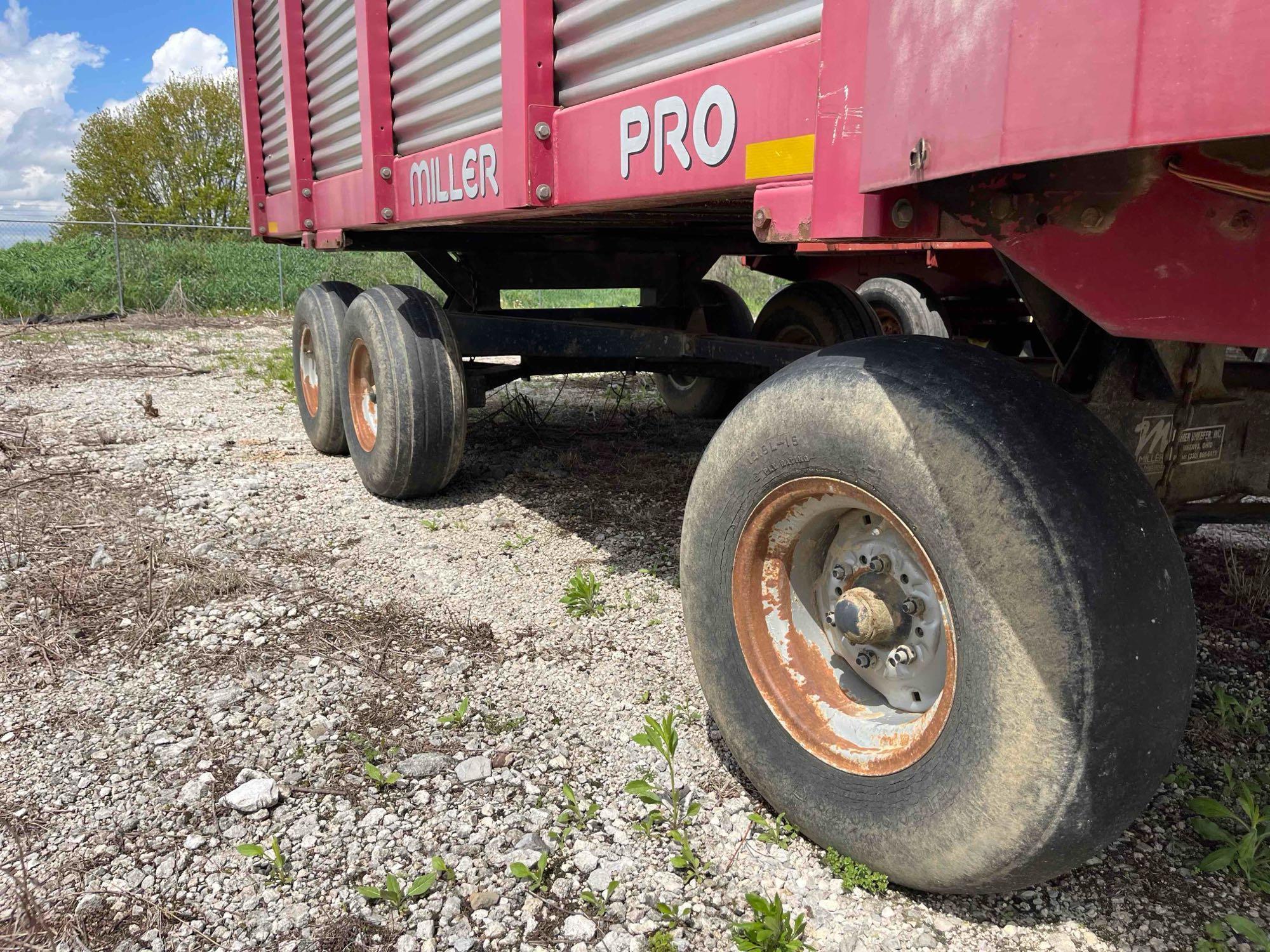 MillerPro 5200 16ft Forage Wagon
