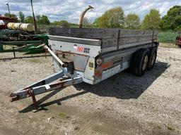 New Idea 3632 Box Spreader