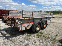 New Idea 3632 Box Spreader