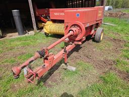 New Holland 565 square baler