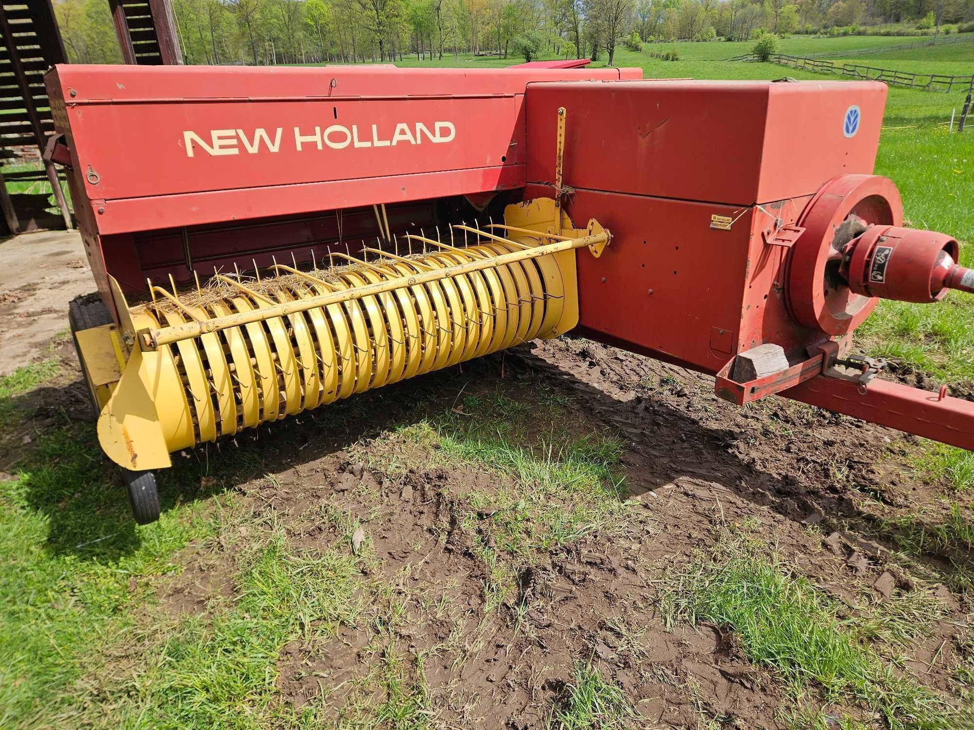 New Holland 565 square baler