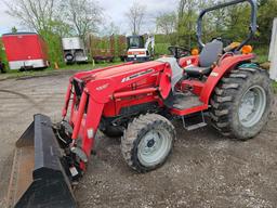 Massey Furgeson 1533 diesel loader tractor