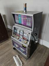 IGT Double Diamond Slot Machine
