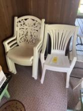 5 plastic patio chairs