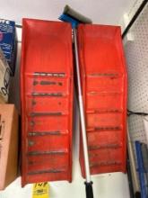 Pair of ramps - windshield washer