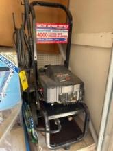 2000 psi Pressure washer
