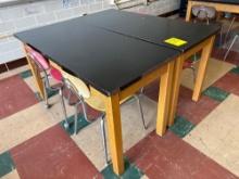 2 wood tables and 4 chairs - 1121