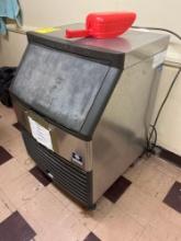 Manitowoc industrial ice maker - 1112