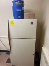 GE refrigerator/freezer 17.7 cu ft, igloo cooler - 1112