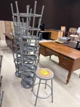 13 metal stools - 1114