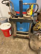 Walker hydraulic press - maintance garage