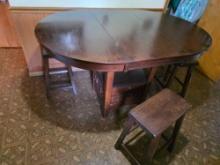 Table W / 4 Stools