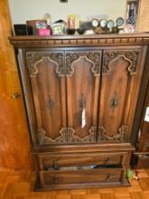 Gentleman's Chest & Contents, Clothes, Torch Gauges,