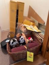 Stuffed animals - music books - contents