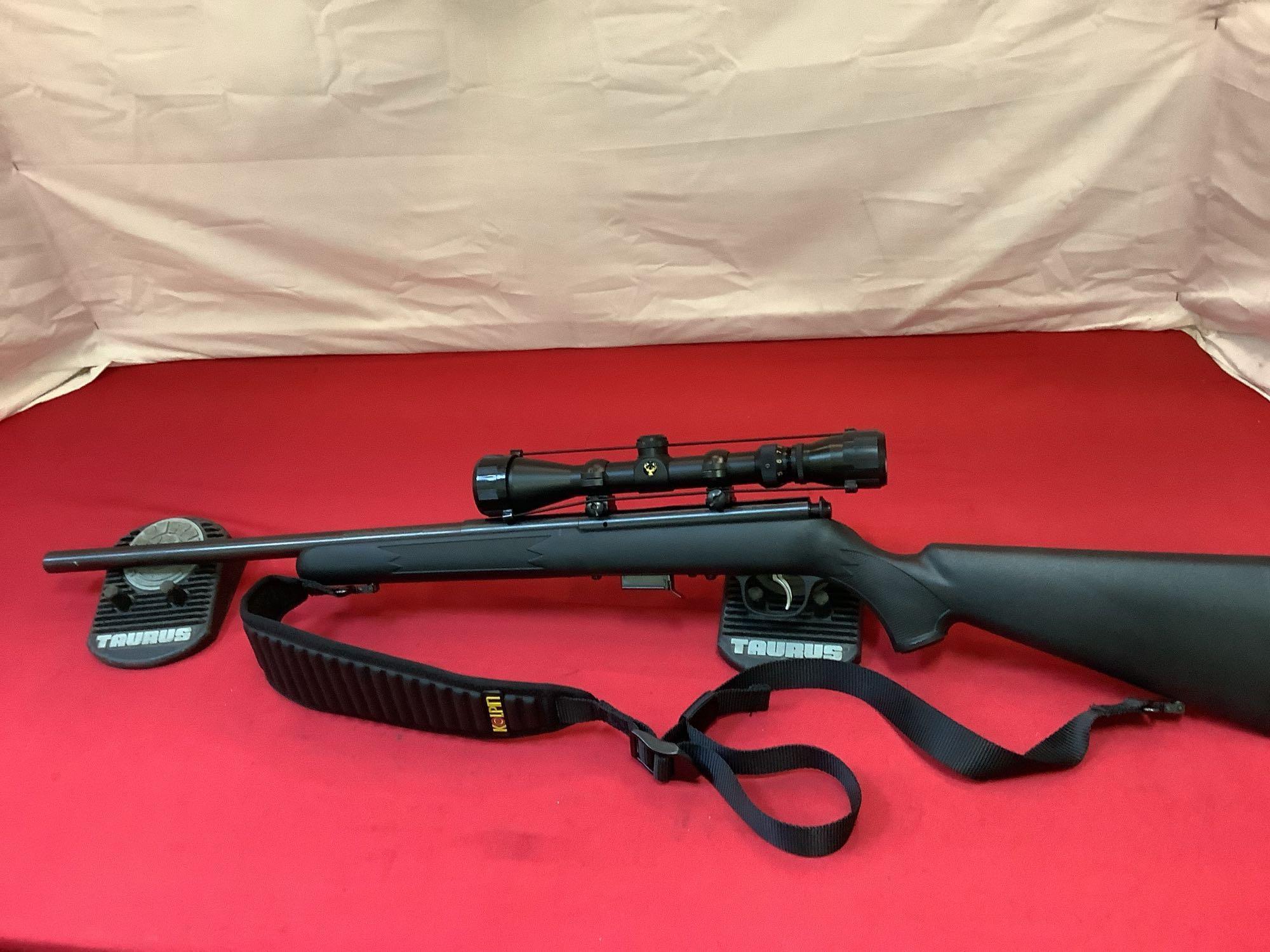 Savage mod 93 R 17 Rifle