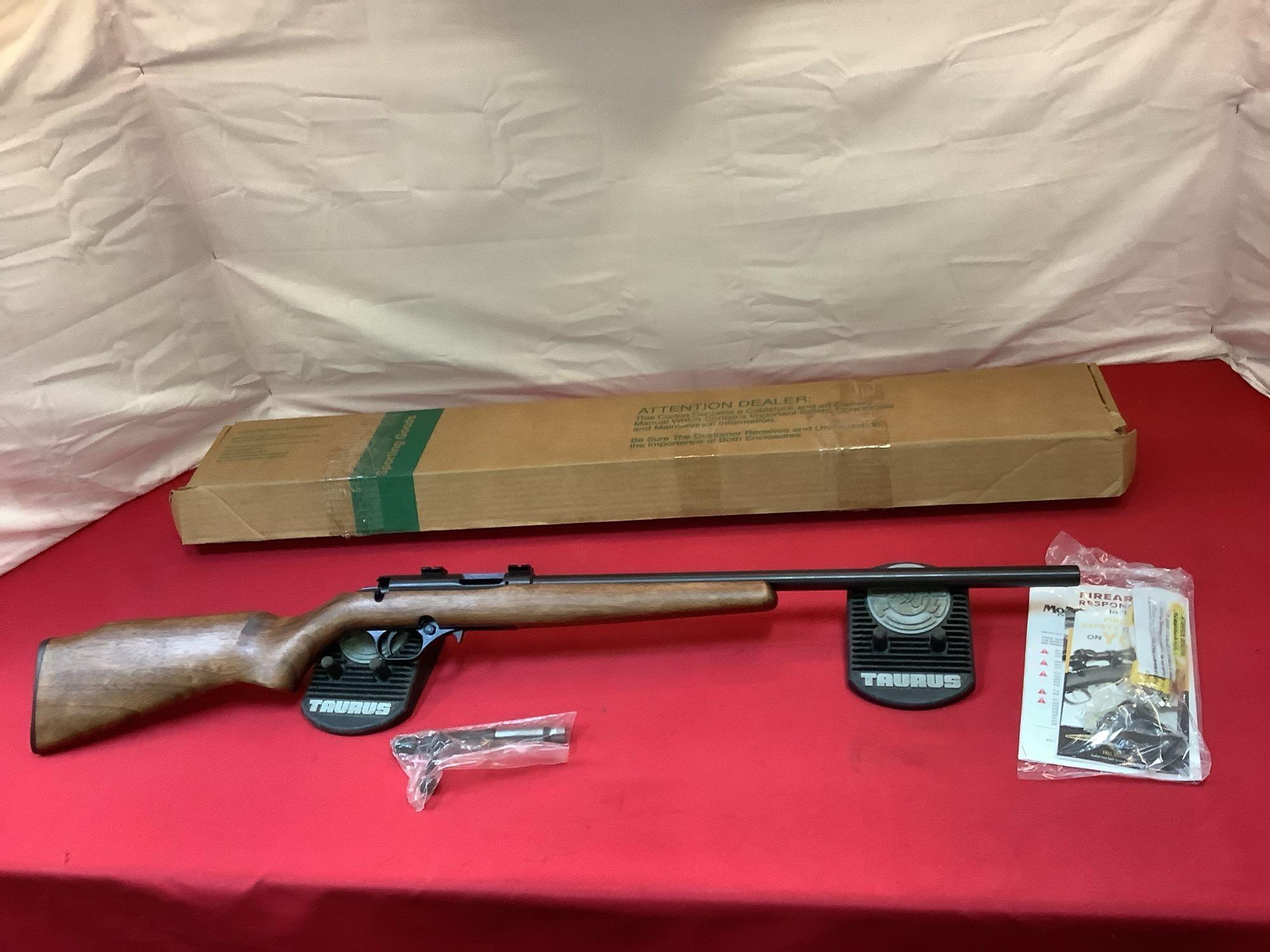Mossberg/ International mod. 817 Rifle