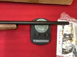 Mossberg/ International mod. 817 Rifle