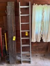Aluminum extension ladder, measures 8 foot when collapsed