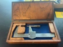 Brown & Sharpe 0-6 In. Caliper w/ Micrometer Head - Case Included