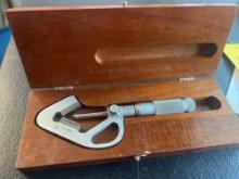 Brown & Sharpe # 599-175 Tri-Mine V-Anvil Micrometer w/ Case