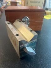 Brown & Sharpe # 599-760 Permanent Magnet V-Block w/ Case