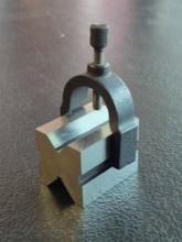 Brown & Sharpe # 599-750-1 V-Block & Clamp