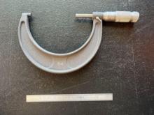 Brown and Sharpe 3-4 Inch Micrometer. Locking, Friction Feel, Tenths Reaching, and Carbide Faces