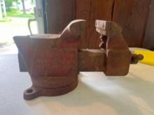 Columbian D4 3 1/2 Bench Vise