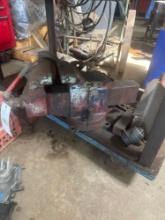 Large 6" columbian bench vice