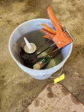 Bucket, Caulkers