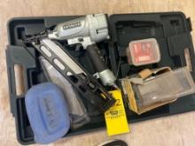 Hitachi Finish Pneumatic Nailer