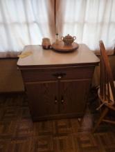 Modern oak rolling kitchen island with extra Formica top and kitchen items