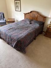 3 peice full bedroom set, nice dresser with mirror and end stand with lamp