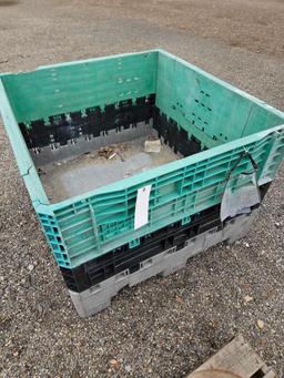 Plastic folding pallet bin