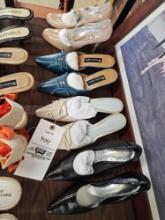 Lady's shoes, size 7, bid x 4