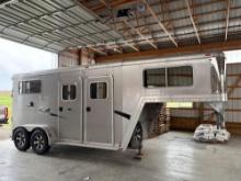 2009 Featherlight 2 Horse Trailer w/ Tack room