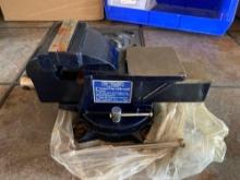 Central Forge 4in. Swivel Vise w/ Anvil