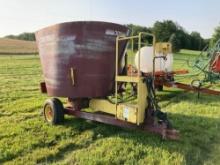 North Am Supreme 300 Vertical TMR Mixer