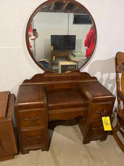 Vintage Solid Wood Vanity Waterfall Dresser