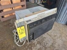 Whirlpool AC0052XT Window Mounted Air Conditioning Unit