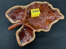 Hull Brown Drip Oak Leaf chip-n-dip